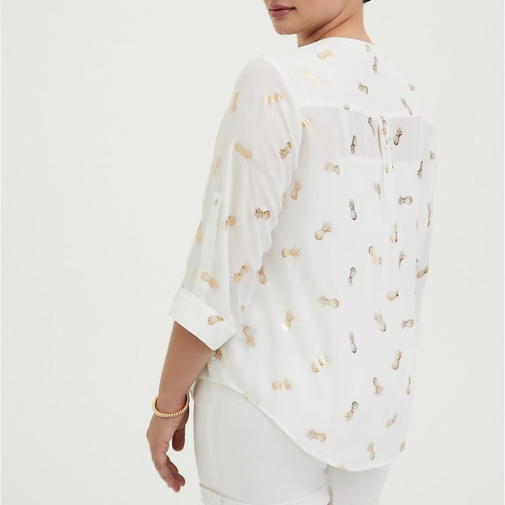 New Torrid Harper White/Gold Pineapple Georgette Pullover Blouse - Picture 2 of 6